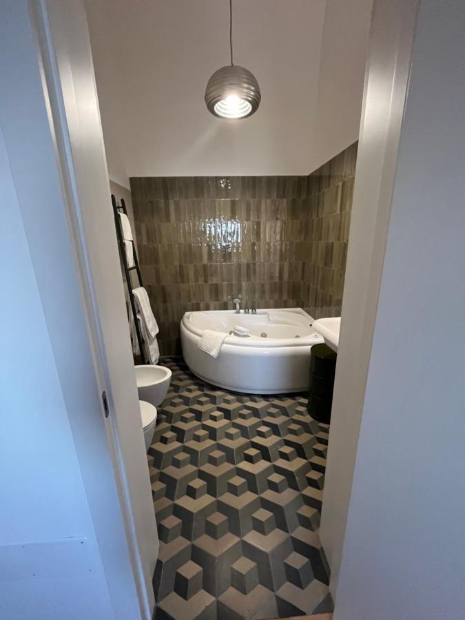 Palazzo Lamantea Boutique Rooms Bisceglie Exteriör bild
